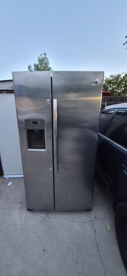 GE double door stainless steele fridge
