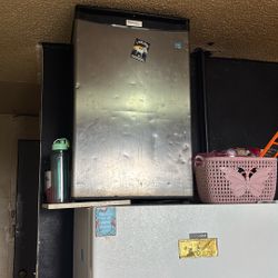Mini fridge