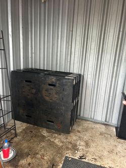 Heavy Duty pallets with steel.metal insert