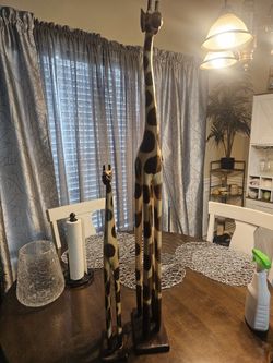 Wooden Giraffe Decor