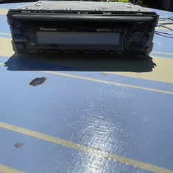 Pioneer DEH-P2000 MOSFET Car Stereo 