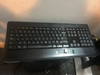 Logitech K800 illuminated wireless keyboard