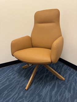 SitOnIt Envoi Highback Designer Lounge Chair – Claudio Bellini