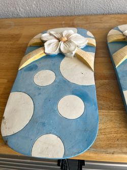 Clay pool foot signs