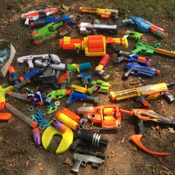 A Lot Of North Cannons Guns And Ammo In Clip’s Everything Goes For $90
