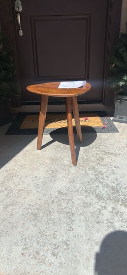 Beautiful New Mango Wood Table