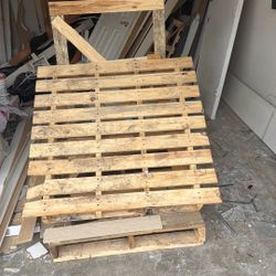 free pallets