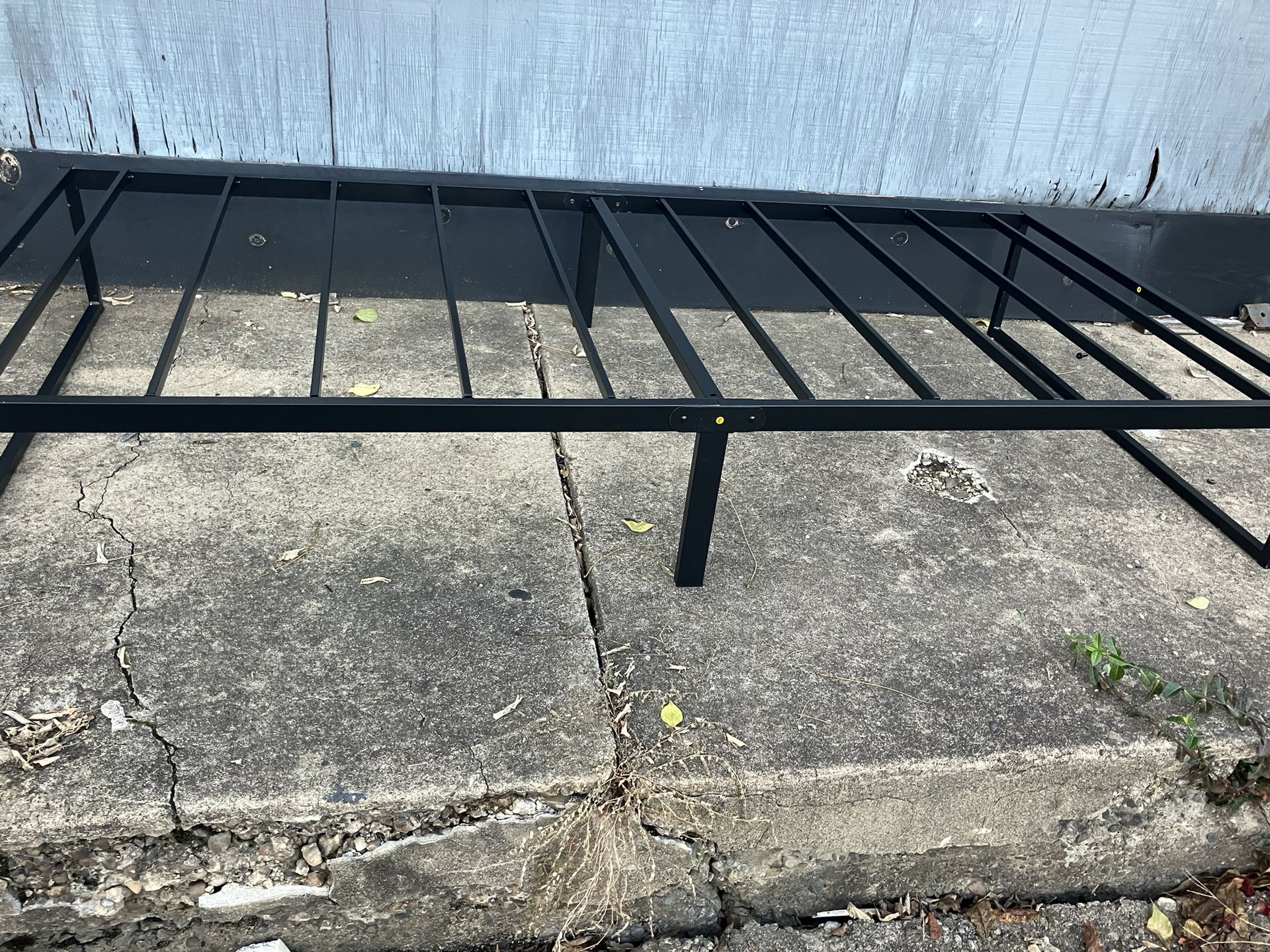 Twin Size Platform Bed Frame