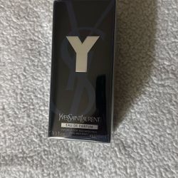 Perfum Yves Saint Laurent 
