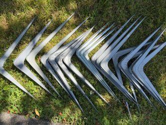 18 metal shelf brackets (12”x14”)