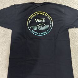 Men Vans logo T-shirt size L Black classic fit shirt featuring short sleeves, crew neck color, front & back logo graphics. Minor discoloration through