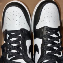 Nike Women’s High Dunks Black & White 7.5