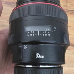Canon 85mm F1.2 II Dslr Camera Lens. For Sale 