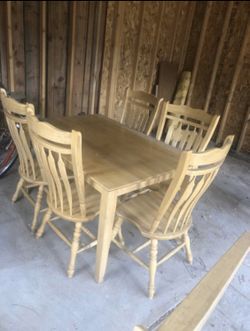 Dining table, no chairs