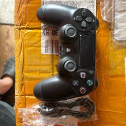 PS4 Controller And Charger 