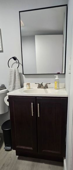 Vanity 24 inch with faucet and mirror