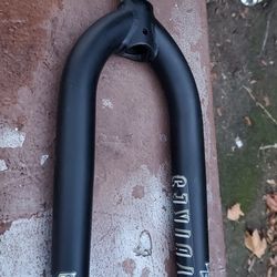 Flybikes Bmx 1pc Steer Tube Forks Offset 27mm Flat Black Great Condition Asking $35 Firm on Price 