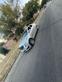 Buen motor y transmission clrre bien par a el jale $2900