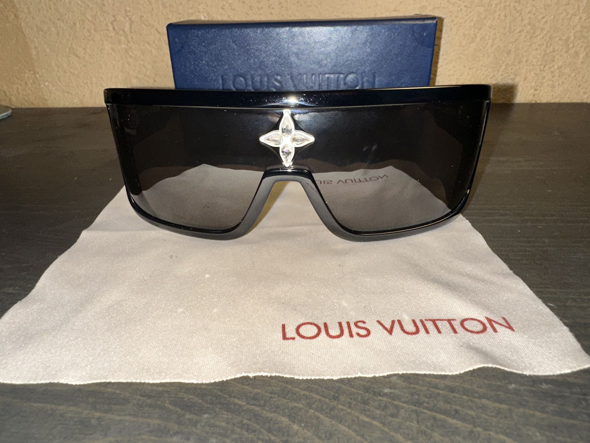 LOUIS VUITTON Acetate Crystal Cyclone Sport Mask Sunglasses Z1741U Black  1242707