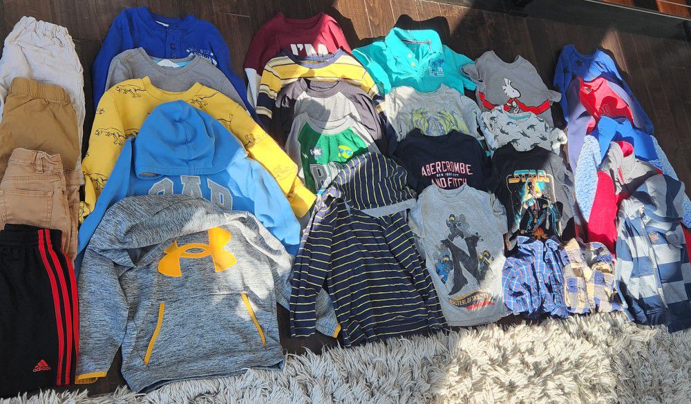 Boys Clothes Lot Size 5 Hoodies Shorts Tops Shirts  29 Items