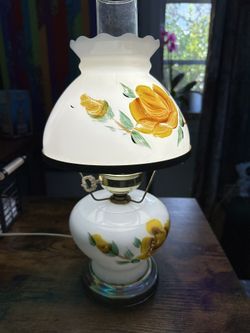vintage electric "hurricane" or "parlor" lamp