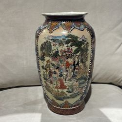 12” Satsuma Style Decorative Vase