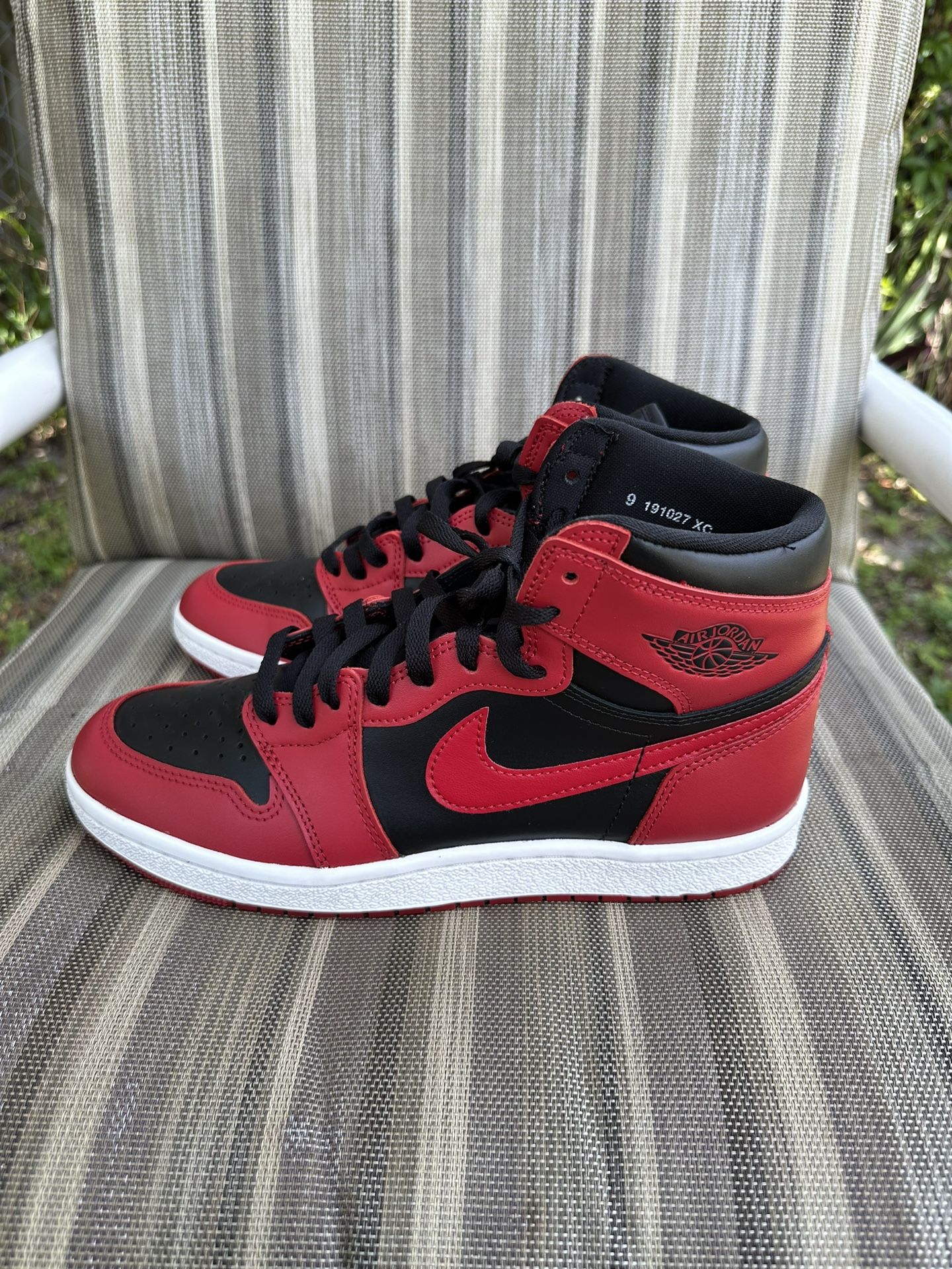 Air Jordan Retro High '85 OG Varsity Red