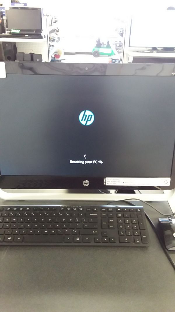 Hewlett Packard AllInOne Desktop Computer 200 for Sale in Houston