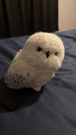 The interactive Hedwig shoulder owl