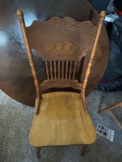 Round wooden kitchen table and 4 chairs