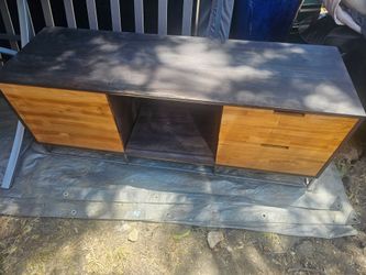 ENTERTAINMENT CENTER