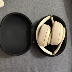 Beats Studio3 Wireless Headphones – Sand Dune (with Case)