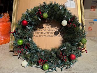 Pre-Lit Christmas Wreath with Ornaments