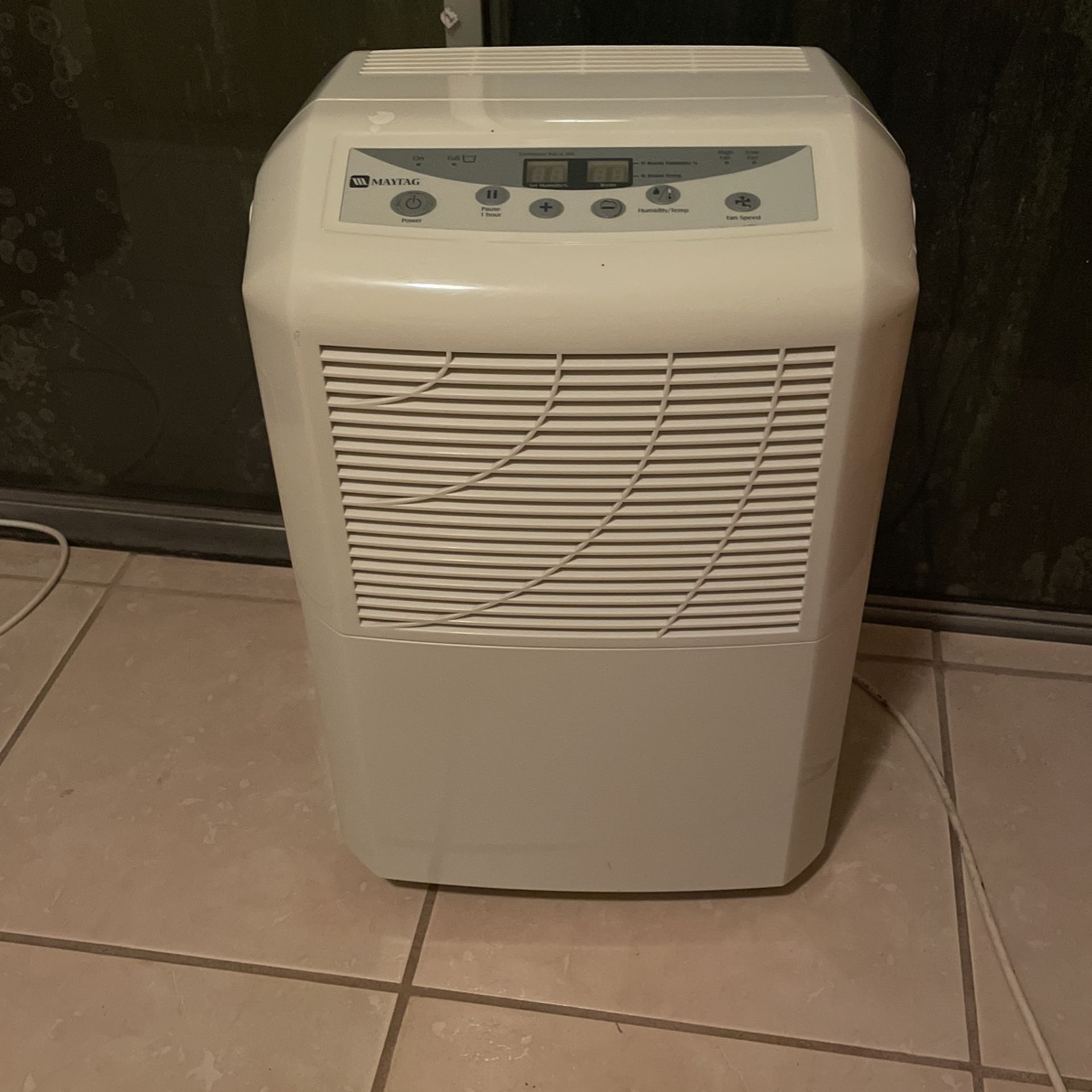 Dehumidifier Maytag 