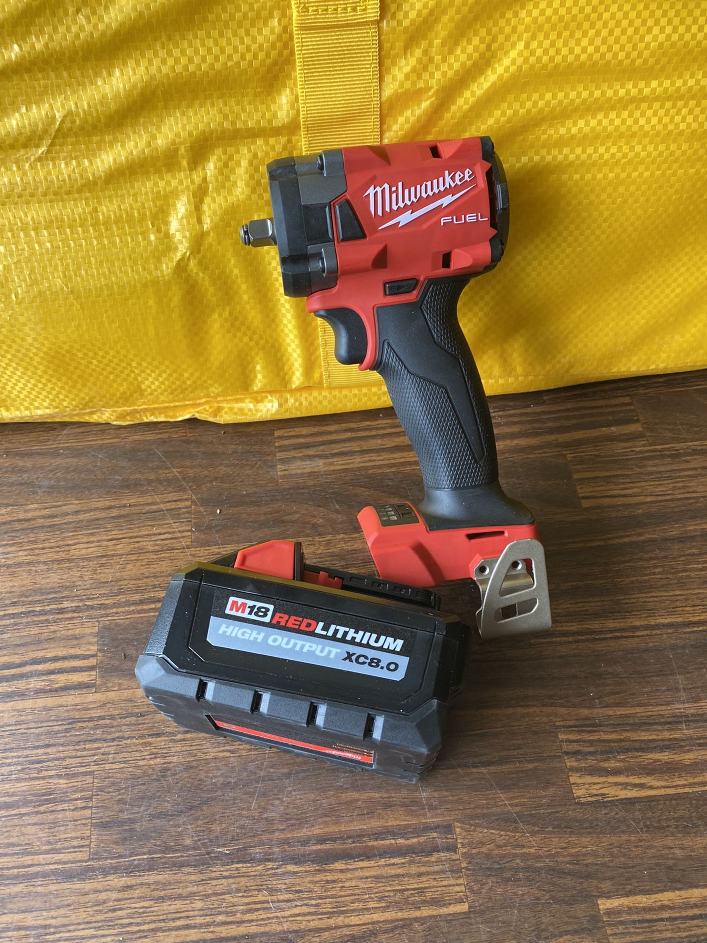 Milwaukee 18 V 3/8 impact wrench at 8.0 battery