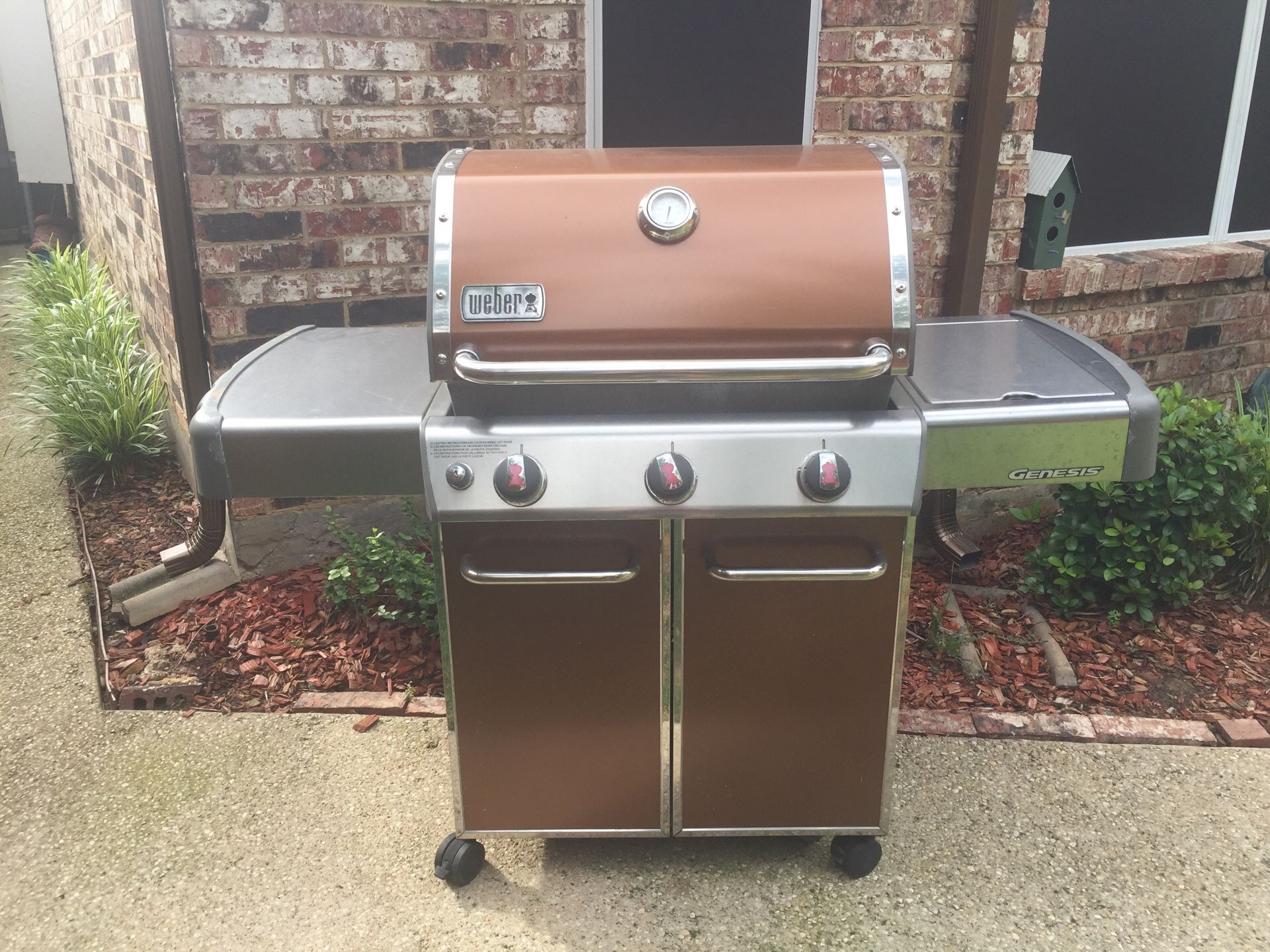 Weber Genesis E-320 Grill