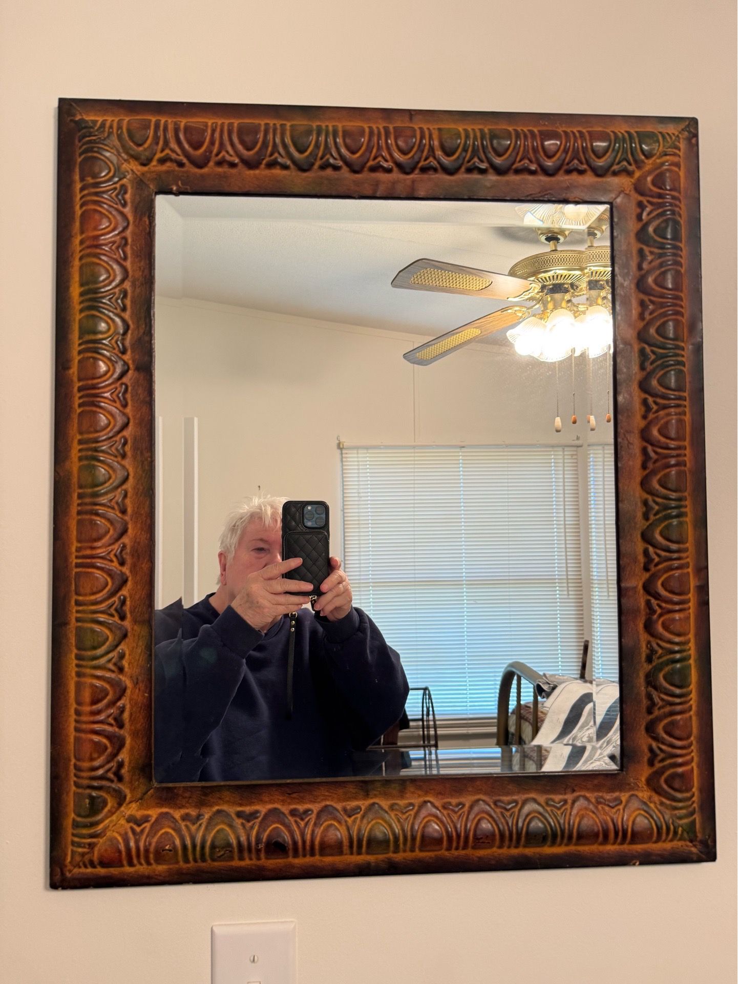 Beveled glass mirror