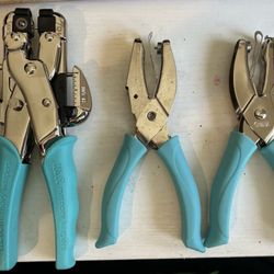 We R Memory Keepers Crop-A-Dile & 2 Hand Punches – Craft Tools for Journals & Sc