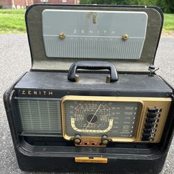 1950s Zenith H500 Transoceanic tube radio