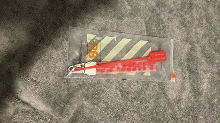 Off White Heavy Chain