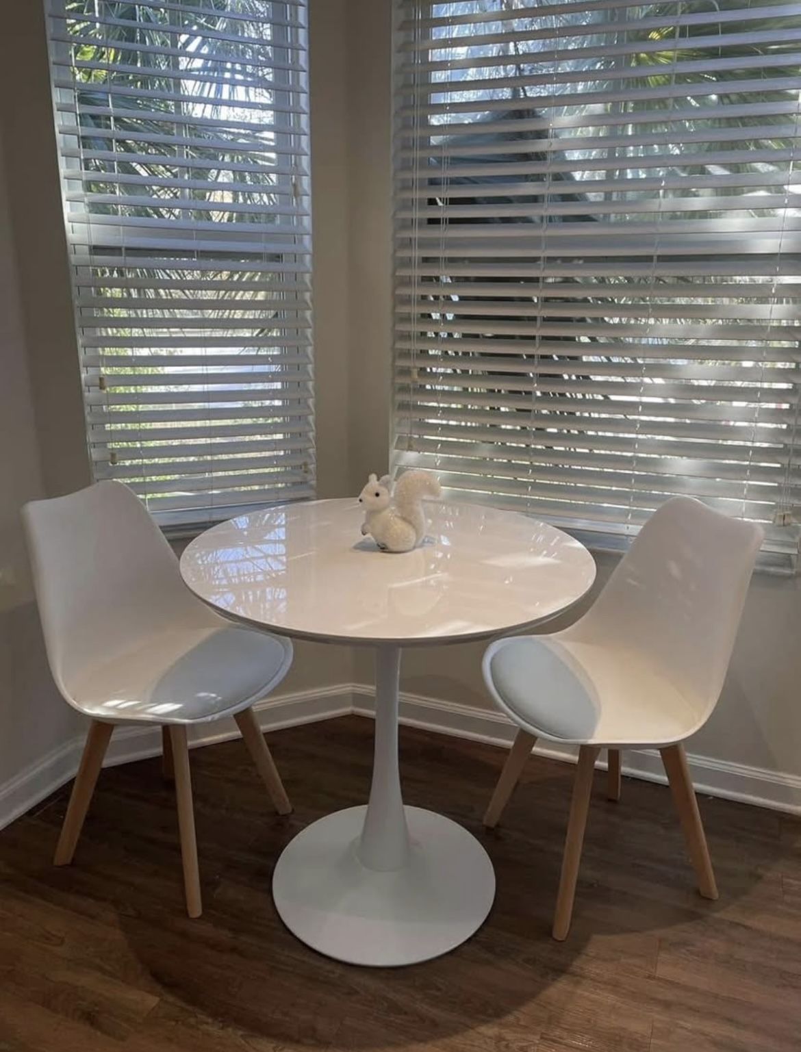 MCM dining table and chairs Sets FIRM PRICE. Brand new