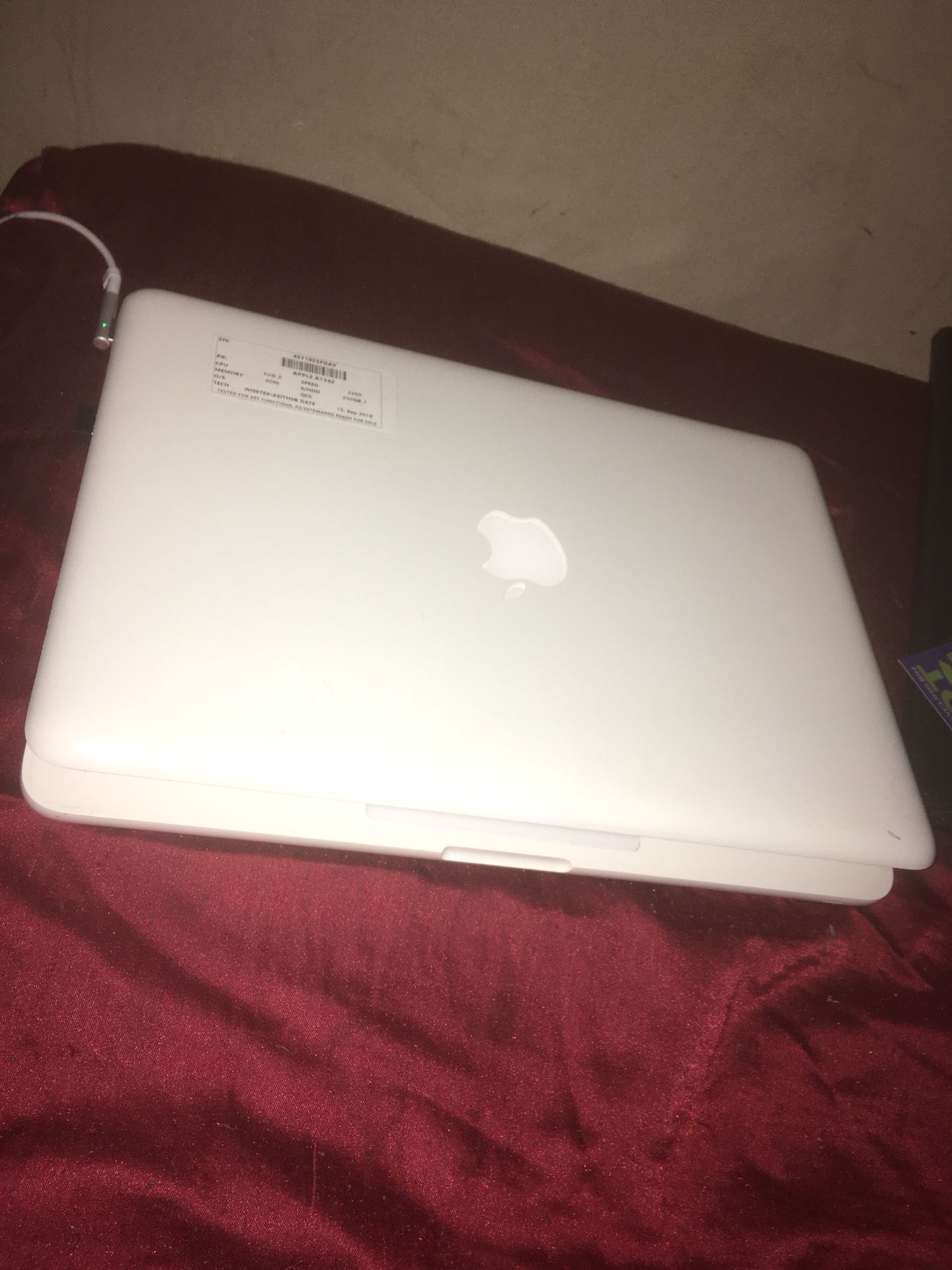 Apple MacBook 13’ inch