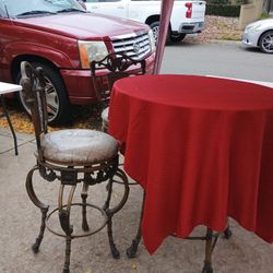 Heavy Outdoor Table With 2 stools