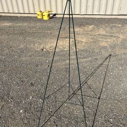 Flower Arrangement Easel 4.5 Ft 