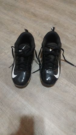 NIKE Cleats Sz 5.5 (43rd Ave and Peoria)