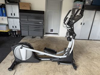 NordicTrack Elliptical – Excellent Condition – iFit Compatible