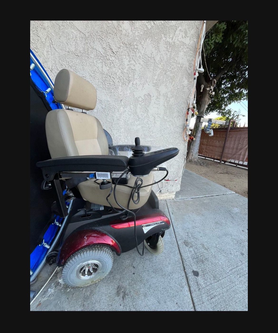 Liberty 319 Electric Wheelchair  *NEEDS NEW BATTERIES **