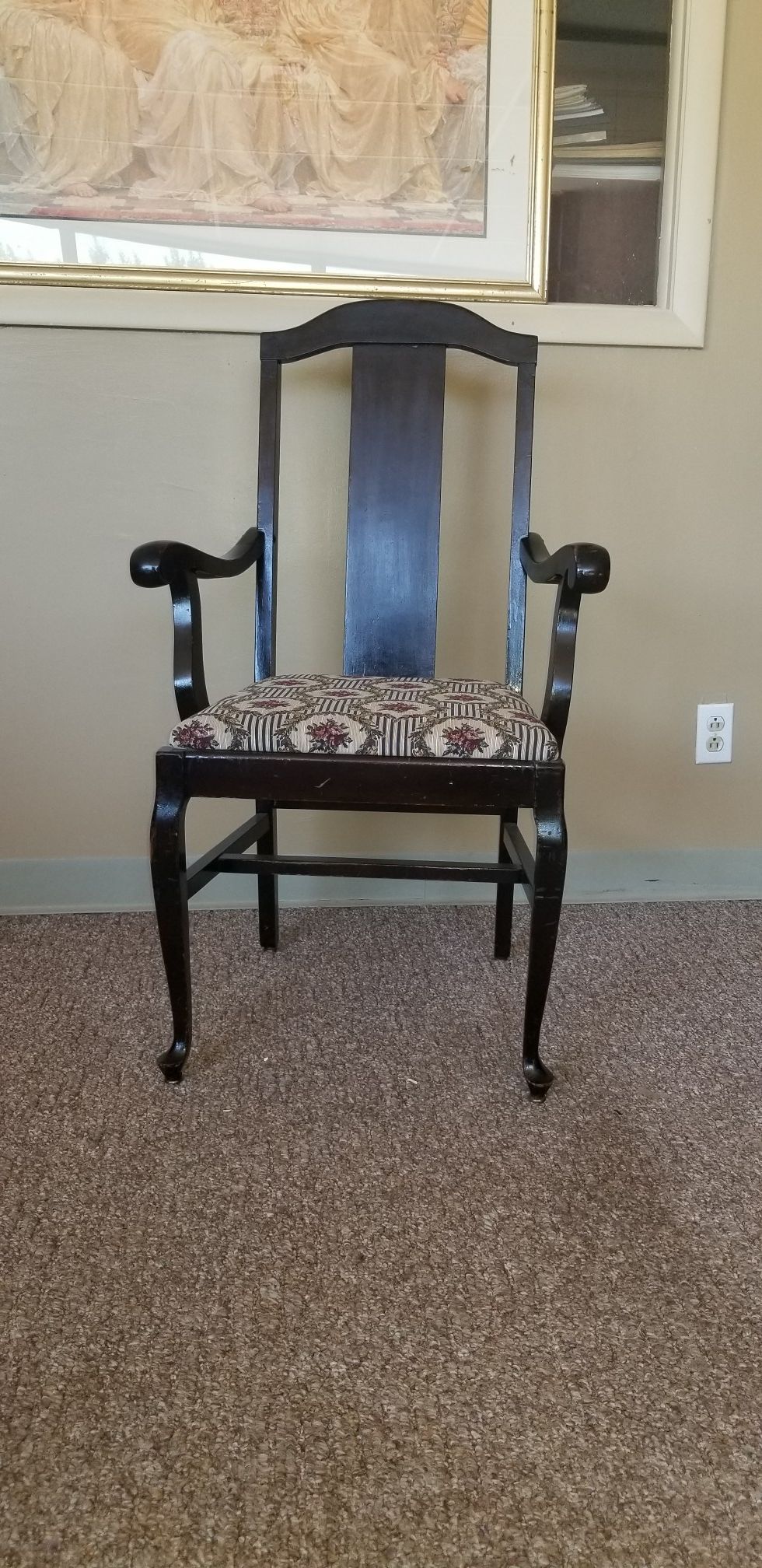 Upolhstered chair