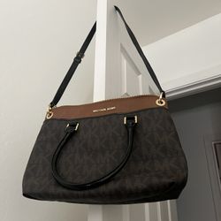 Medium Michael Kors Purse 