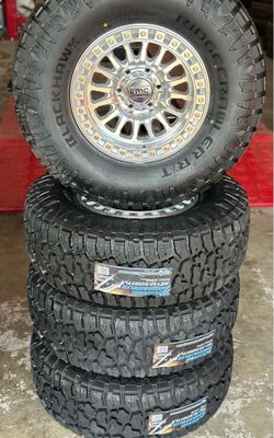 Brand new 17 inch kmc 552 rims with brand new 35x12.50r17 Blackhawk R/T